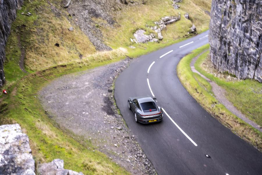  Porsche 911 Carrera (992) 2019 года  (UK) (фото 11 из 32)